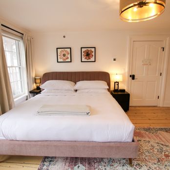 Old Dutch Inn - Featured Guest Room: Van Buren - Hotels Near Me - Kinderhook, New York Old Dutch Inn - Featured Guest Room: Van Buren - Hotels Near Me - Kinderhook, New York