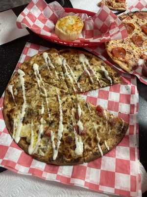 Sunny's Pizzeria by null