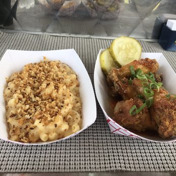 Chewy's Food Truck - Honey siracha wings and Mac and cheese - Food Trucks Near Me Chewy's Food Truck - Honey siracha wings and Mac and cheese - Food Trucks Near Me