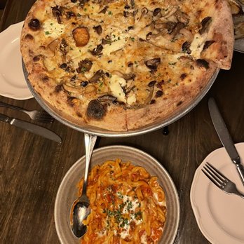 etta - Bucktown - Pizza Near Me - Chicago, Illinois etta - Bucktown - Pizza Near Me - Chicago, Illinois