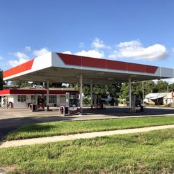 Kwik Stop - Building Exterior