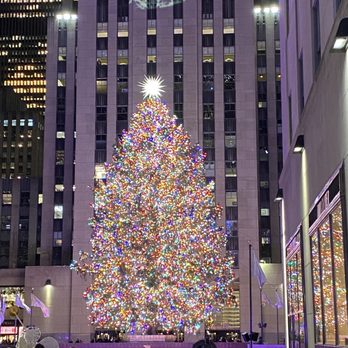 Rockefeller Center - Rockefeller center Christmas tree - Shopping Centers Near Me - New York, New York Rockefeller Center - Rockefeller center Christmas tree - Shopping Centers Near Me - New York, New York