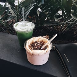 Coco Bliss Super Food Bar - Mighty Green juice and the Choc Peanut Protein bowl.