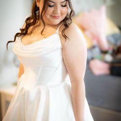 Cre8ive Image - Bride in dress