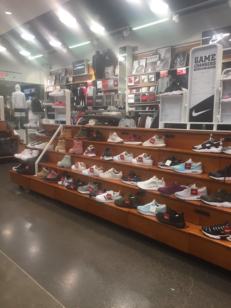 Champs Sports Logo