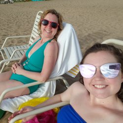 Globe Getaways - Enjoying the beach!