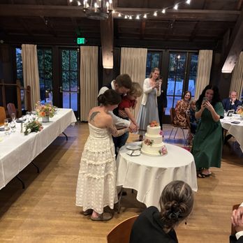 Piazza D'Angelo - Orchestrating the cake cutting. Thank you! - Italian Near Me - Mill Valley, California Piazza D'Angelo - Orchestrating the cake cutting. Thank you! - Italian Near Me - Mill Valley, California