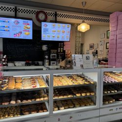 Digby's Premium Donuts - Front store