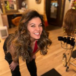 One Eyst Salon - Hair color and trim