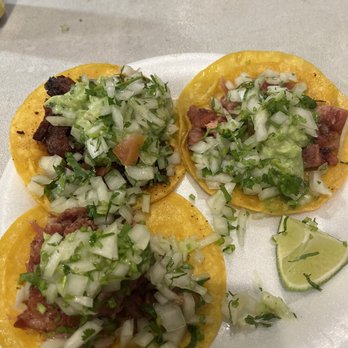 Tacos El Jefe - carne asada & suadero - Food Trucks Near Me - Los Angeles, California