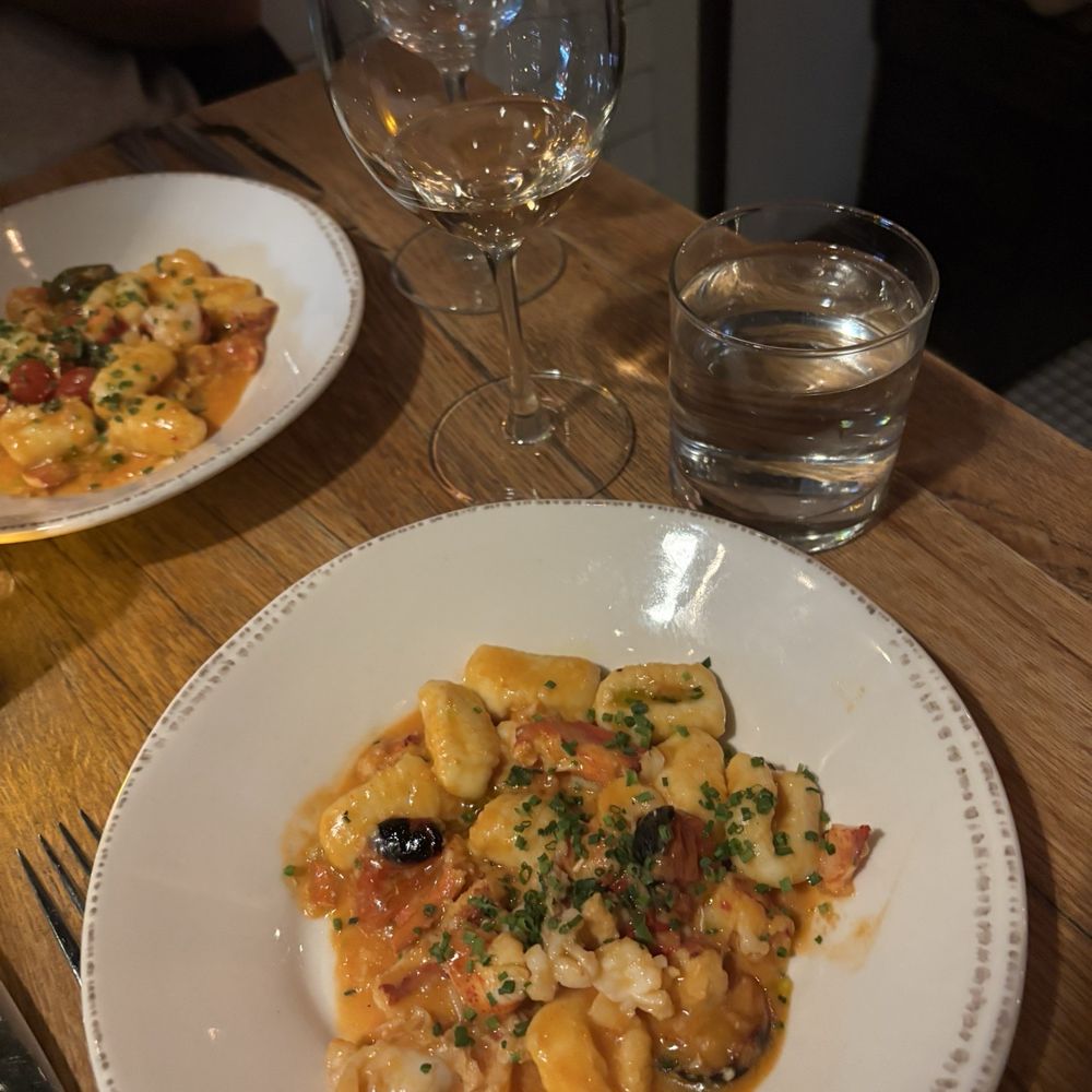 RICOTTA GNOCCHI, MAINE LOBSTER, SMOKED BUTTER, CHERRY TOMATO, MARJORAM