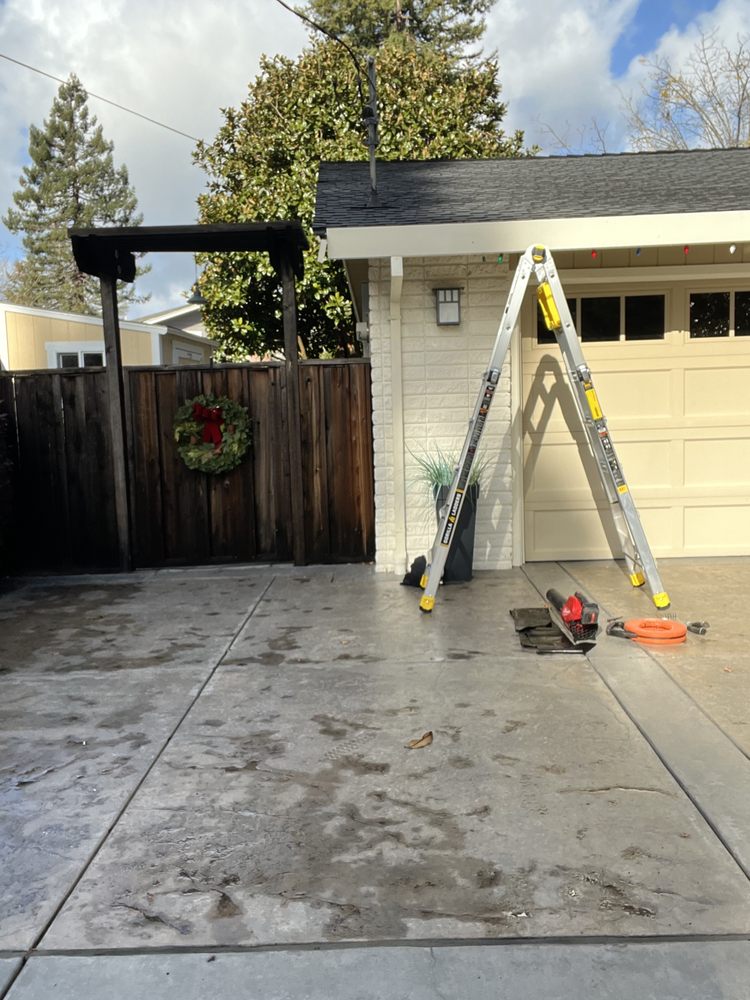 Slide of Skyline Gutter Protection 