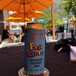 MoJo's Local Tap & Kitchen - Patio