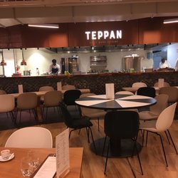 Le Teppan - Kitchen & some seating