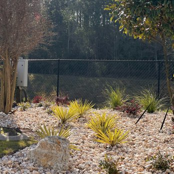 Total Lawn Care - Costco Landscape Bed "Side" - Lawn Services Near Me - Mobile, Alabama