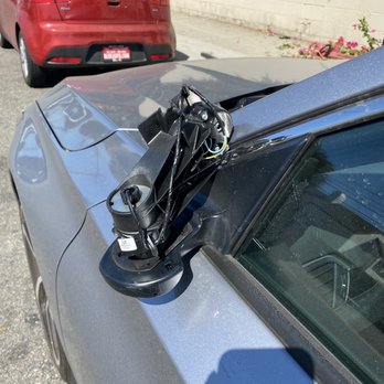 A & R Auto Collision - Broken mirror - Body Shops Near Me - South Gate, California