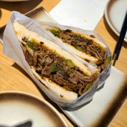 Meet Up Noodle - Cumin Lamb Sandwich (孜然羊肉夹馍)