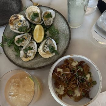 Southbound - Oysters and steak tartar - Cocktail Bars Near Me - Charleston, South Carolina Southbound - Oysters and steak tartar - Cocktail Bars Near Me - Charleston, South Carolina