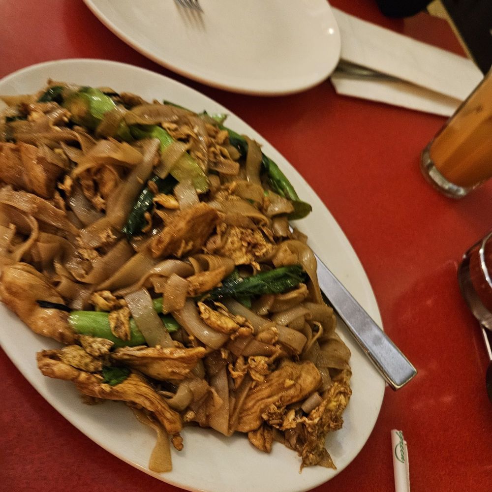Blazing Noodles - Chicken pad see ew - Thai Near Me - Temecula, California Blazing Noodles - Chicken pad see ew - Thai Near Me - Temecula, California