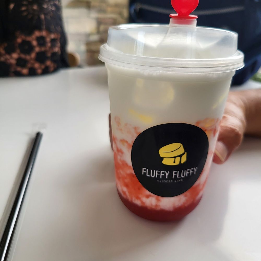 Fluffy Fluffy Dessert Cafe - Strawberry latte - Desserts Near Me - Orlando, Florida