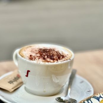 La Colosal - Cappuccino - Cocktail Bars Near Me - Barcelona, B La Colosal - Cappuccino - Cocktail Bars Near Me - Barcelona, B