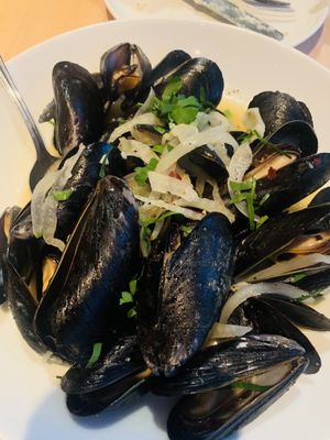 Gussie's Handmade Italian by null