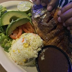 Rincon Latino - Fried fish , white rice ,side salad