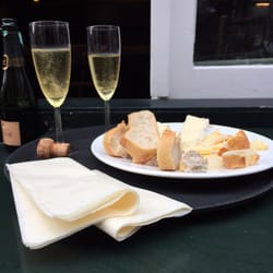 La Grenouille - Champagne and french cheese. Could it get any better?