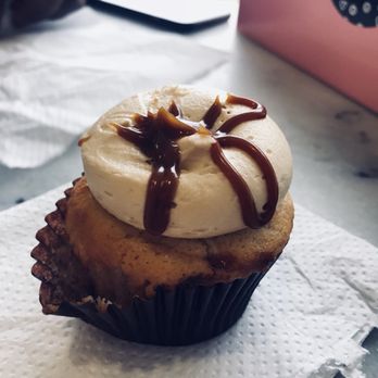 Georgetown Cupcake - Cupcakes Near Me - Washington, DC, District of Columbia