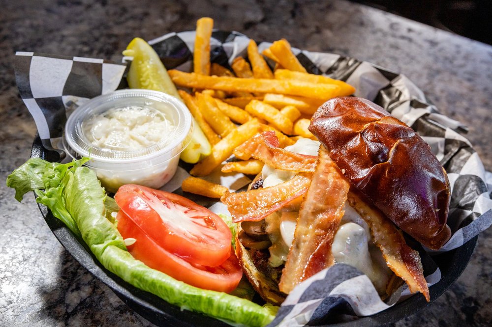 KNUTES BAR & GRILL Updated September 2024 53 Photos & 43 Reviews