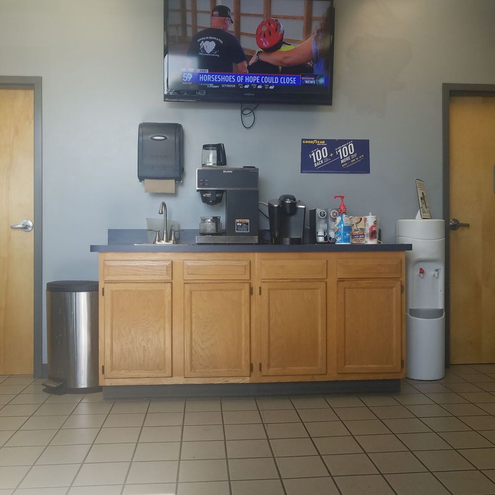 PFM Auto & Fleet - They offer a few drinks for those of us who wait for our oil changes... - Auto Repair Near Me - Indianapolis, Indiana PFM Auto & Fleet - They offer a few drinks for those of us who wait for our oil changes... - Auto Repair Near Me - Indianapolis, Indiana