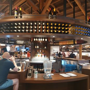 V Sattui Winery - Tasting Bar full circle - Wineries Near Me - Saint Helena, California V Sattui Winery - Tasting Bar full circle - Wineries Near Me - Saint Helena, California