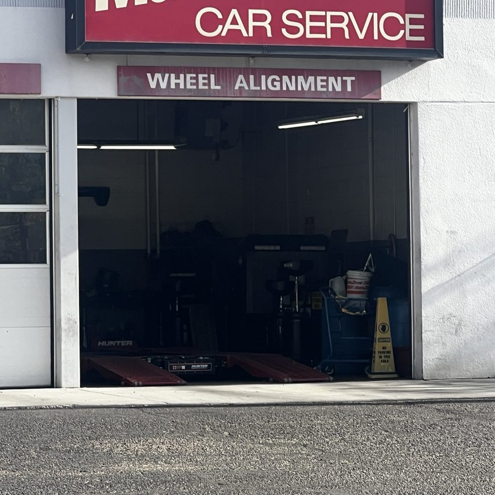 Our tech is having issues with the car in the alignment bay.... Liar Our tech is having issues with the car in the alignment bay.... Liar
