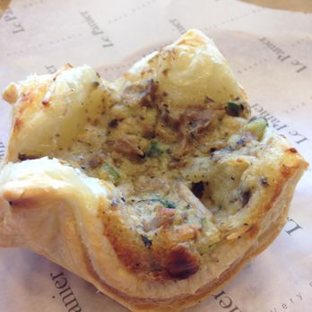 Le Panier - Mushroom! - Bakeries Near Me - Seattle, Washington