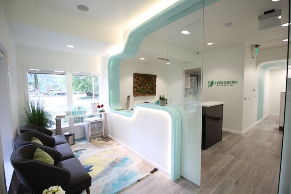 Modern, comfortable Evergreen Endodontics office in Issaquah, WA