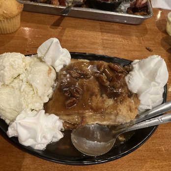Famous Dave's Bar-B-Que - Bread pudding 5/5 freaking amazing! - Barbeque Near Me - Tukwila, Washington Famous Dave's Bar-B-Que - Bread pudding 5/5 freaking amazing! - Barbeque Near Me - Tukwila, Washington