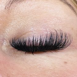 Lashes By Yung - Wispy volume