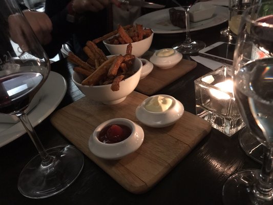 B10 Restaurant, Wine & Gin Bar by null