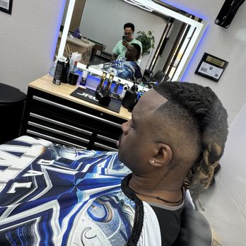 D Barber Shop - Hair Salons Near Me - Palm Springs, California D Barber Shop - Hair Salons Near Me - Palm Springs, California