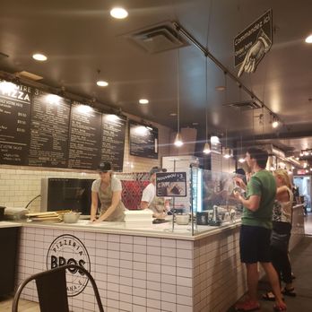 Pizzeria Bros - Pizza Near Me - Montreal, Quebec