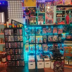 Fun Zone - More memorabilia and vintage toys and media, all with a horror slant. They have comics too.