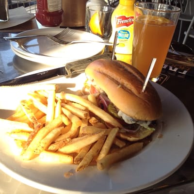 Brick House Tavern + Tap by null