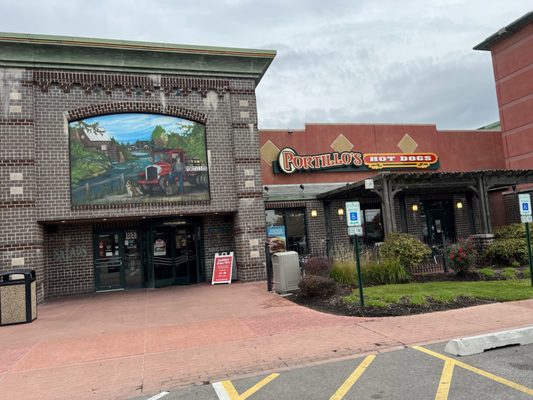 Portillo's Shorewood by null