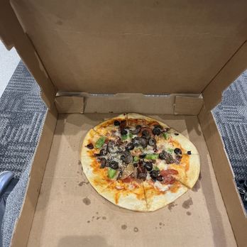 Andiamo Gate A-30 - Consigliere pizza - Italian Near Me - Romulus, Michigan