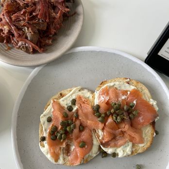 Pop Over Eatery - Smoked Salmon Toast & side of corned beef has - Breakfast & Brunch Near Me - Mystic, Connecticut