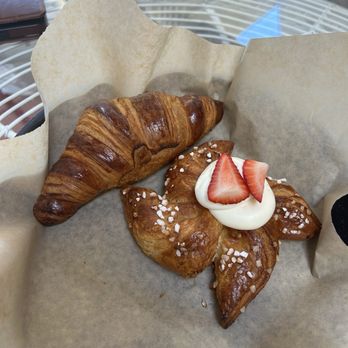 The Daily Bread - Butter croissant n strawberry cream cheese snack - Bakeries Near Me - Las Vegas, Nevada The Daily Bread - Butter croissant n strawberry cream cheese snack - Bakeries Near Me - Las Vegas, Nevada