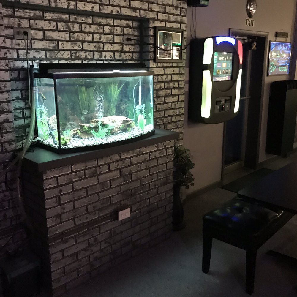 Green Diamond Junction - Nice decoration - Bars Near Me - Eaton, Indiana Green Diamond Junction - Nice decoration - Bars Near Me - Eaton, Indiana