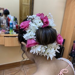 Aaina Beauty Salon - Hairstyle