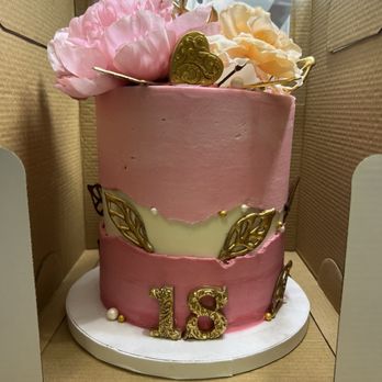 Noni's Custom Cakes By Victoria - 18th Birthday Cake - Custom Cakes Near Me - Buckeye, Arizona