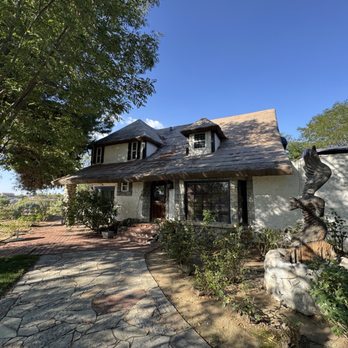 Briar Rose Winery - Side views of the cottage - Wineries Near Me - Temecula, California